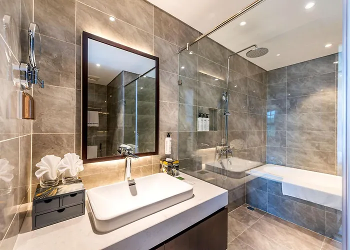 Western Premier Sapphire 5*