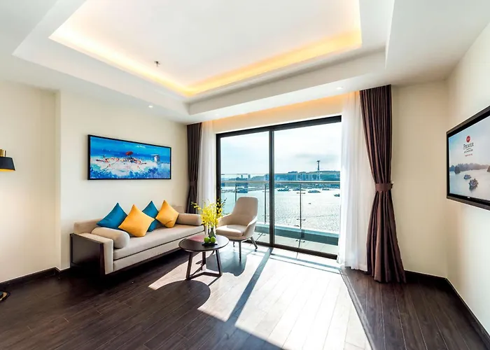 Western Premier Sapphire Hạ Long