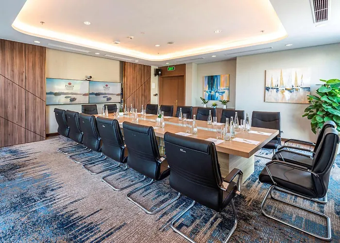 Western Premier Sapphire Khách sạn 5*