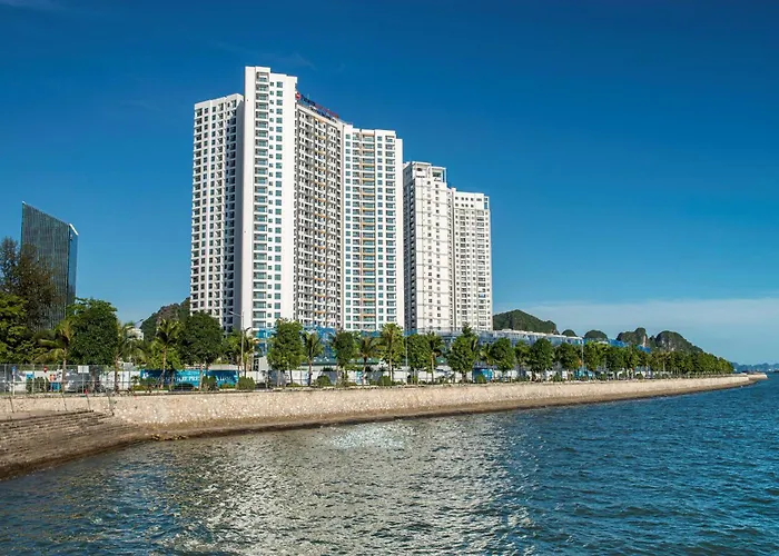 Western Premier Sapphire Khách sạn 5*